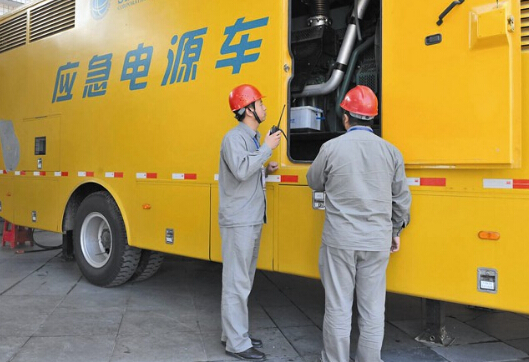 平定如何清理被灰尘覆盖的机油散热器？
